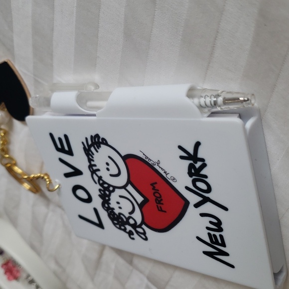 LUXURY MYSTICAL BAG CHARM NEW YORK COACH BIRKIN PAD WITH PEN HEART GUMMY BEAR - Picture 4 of 5